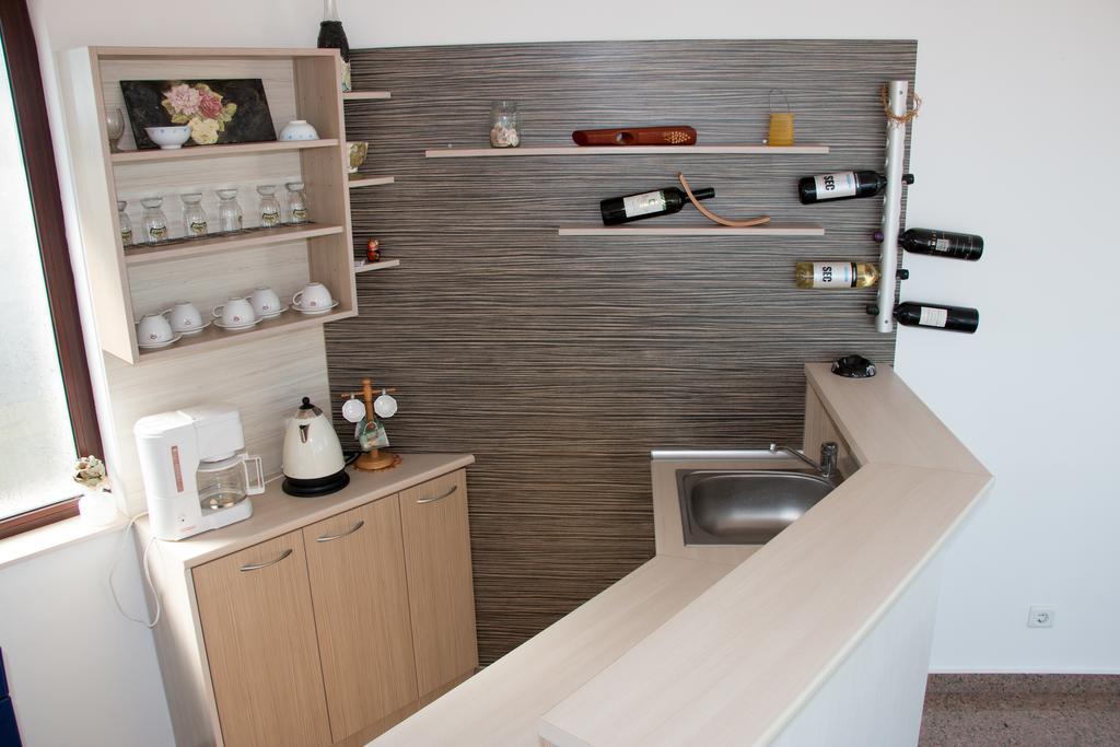 Guest Rooms Sea View Balcic Exterior foto