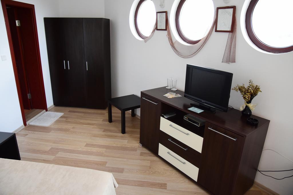 Guest Rooms Sea View Balcic Exterior foto